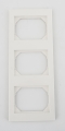 Ramka podtrójna pionowa plastikowa biała Vilma (3).jpg