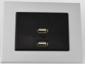 Gniazdo USB podwójne z zasilaniem stalowe  czarne VILMA 07.jpg