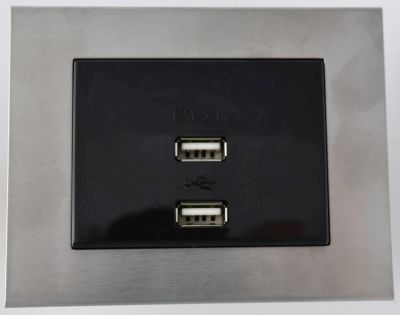 Gniazdo USB podwójne z zasilaniem stalowe  czarne VILMA 03.jpg