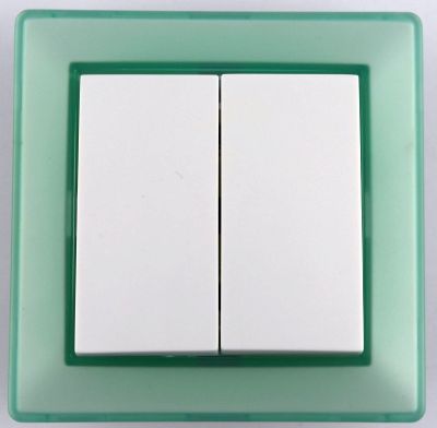 Włącznik potrójny biały Seria Corner DPM 07.jpg